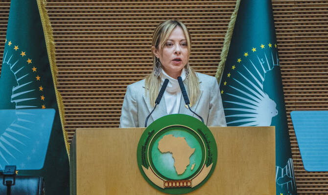 Meloni promet des liens plus étroits et s’attaque à la question migratoire lors du 2e sommet Afrique-Italie