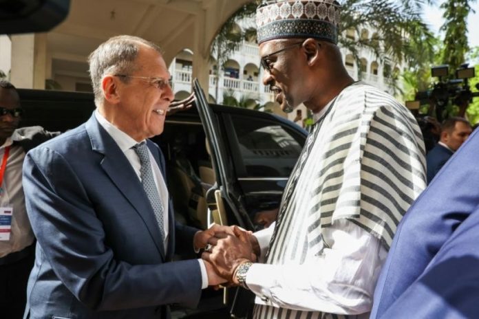 Moscou promet à l’Afrique aide russe contre les jihadistes et implication accrue