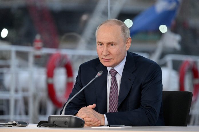 Le président russe promet des céréales gratuites à six pays au sommet Russie-Afrique