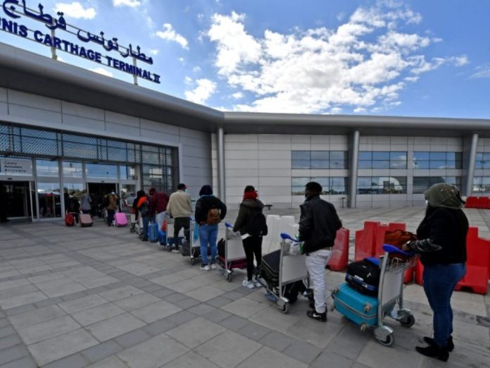 Après la Guinée, le Sénégal rapatrie 76 personnes de Tunisie et de Libye