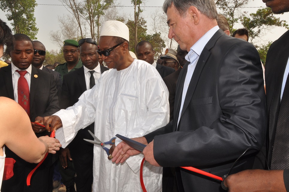 Le président Condé inaugure à Kindia un centre de recherches en épidémiologie