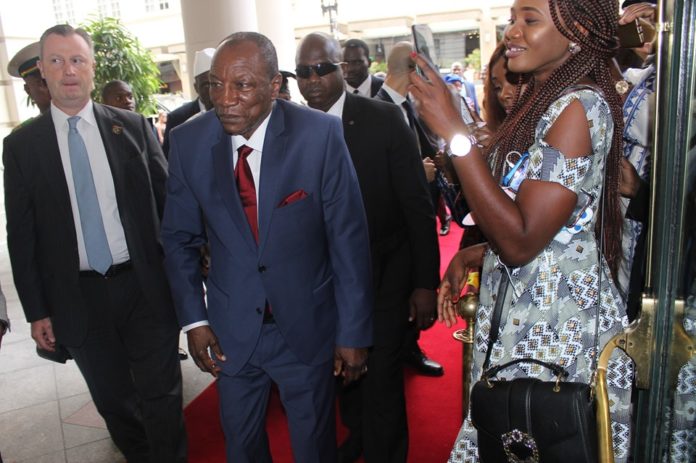Guinée: Alpha Condé accusé de fraude à la nouvelle constitution