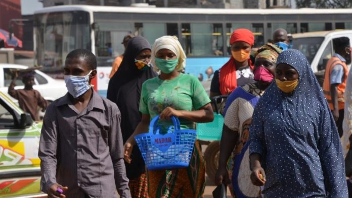 Guinée: douze mesures pour contenir la 3eme vague du coronavirus