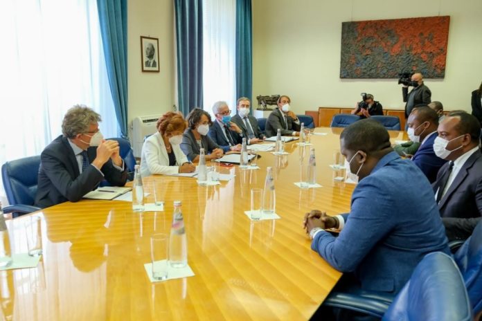 Le ministre congolais de la Coopération Internationale poursuit sa visite de travail en Europe