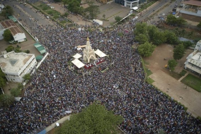 Mali: manifestation d’envergure pour exiger la “démission” du président IBK