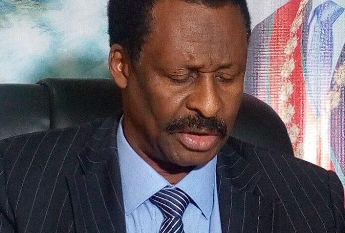 Guinée: Alpha Condé limoge son ministre de l’Energie, maintient ceux de la Défense et de la Sécurité soupçonnés de crimes.