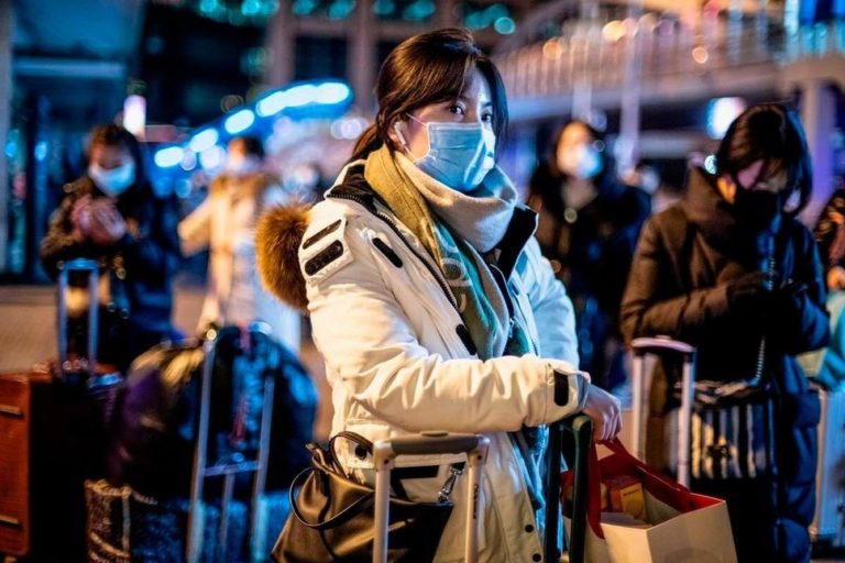 Épidémie en Chine: des villes en quarantaine, un premier décès hors de la région de Wuhan