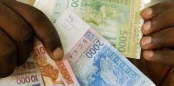 Adoption d’un projet de loi entérinant la transformation du franc CFA en éco