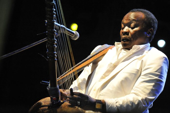 Guinée: le chanteur et musicien Mory Kanté est mort à l’âge de 70 ans