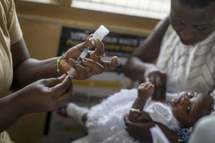Au Ghana, la vaccination, nouvel “outil” contre les ravages du paludisme