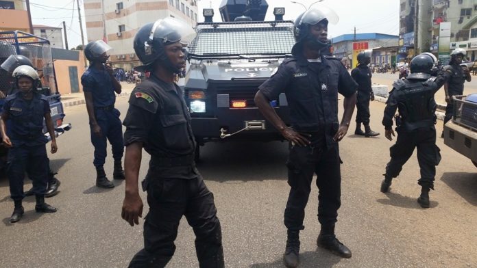 Un collectif de défenseurs des droits humains demande “Une transition pour sauver la Guinée»