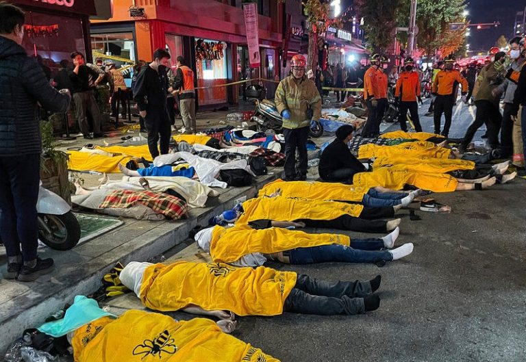 South Korea: At least 120 dead and 100 injured in a stampede