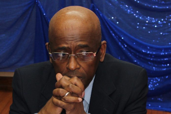 Lorsque le Pr. Togba Zogbelemou tente de justifier le coup d’état constitutionnel en Guinée