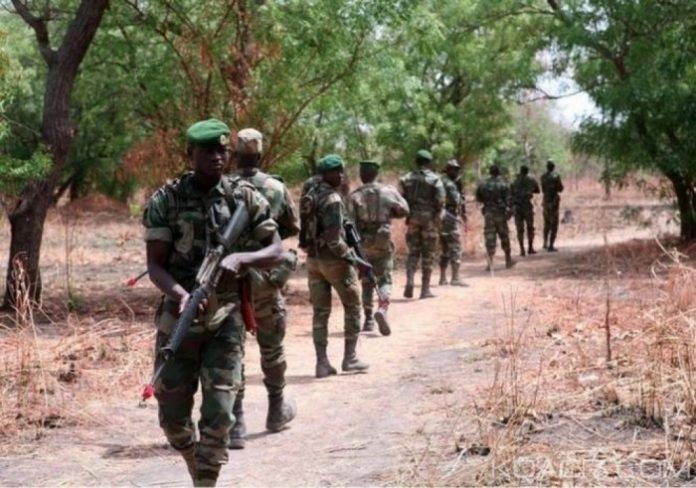 Mali: 2 soldats et 13 “terroristes” tués dans deux attaques jihadistes