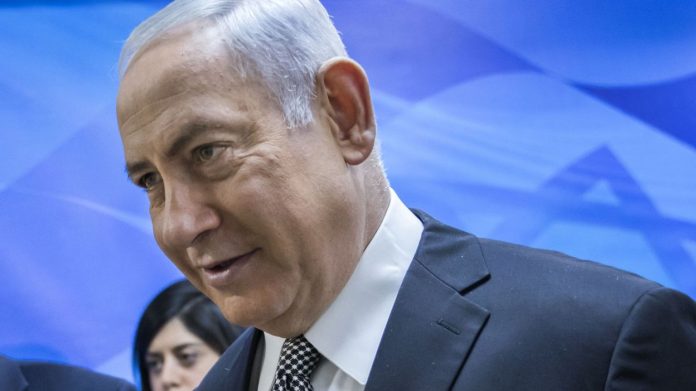 Israël: la police recommande l’inculpation de Netanyahu pour corruption