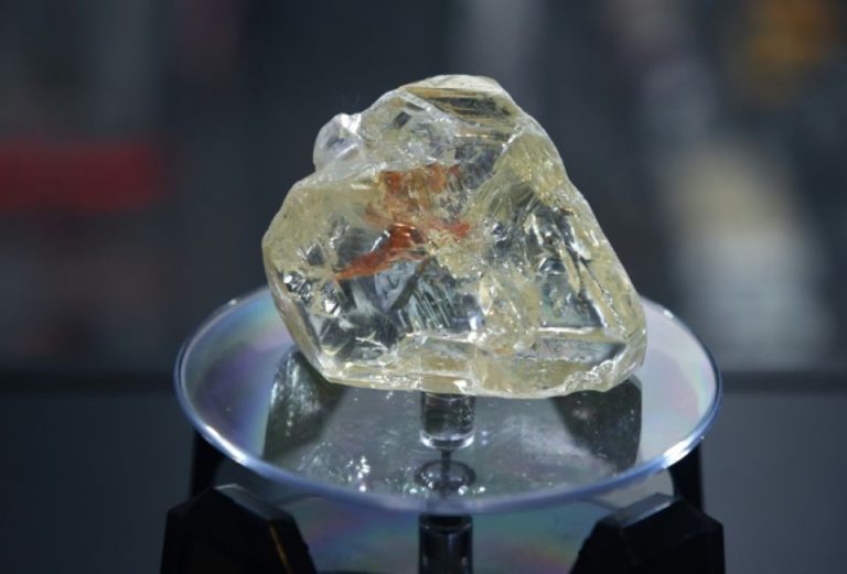 Le diamant de la paix sierra-léonais vendu 6, 5 millions de dollars