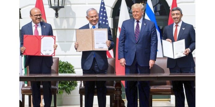 Israël signe des accords historiques avec les Émirats et Bahreïn