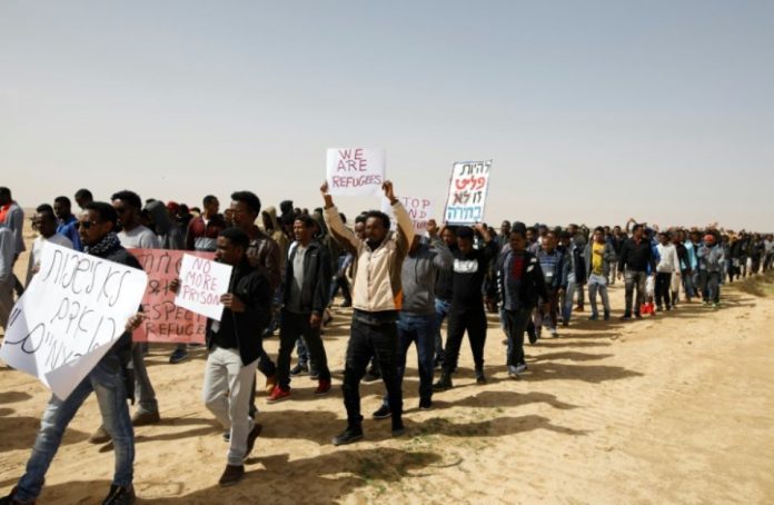 Israël: le gouvernement annule son plan d’expulsion de migrants africains