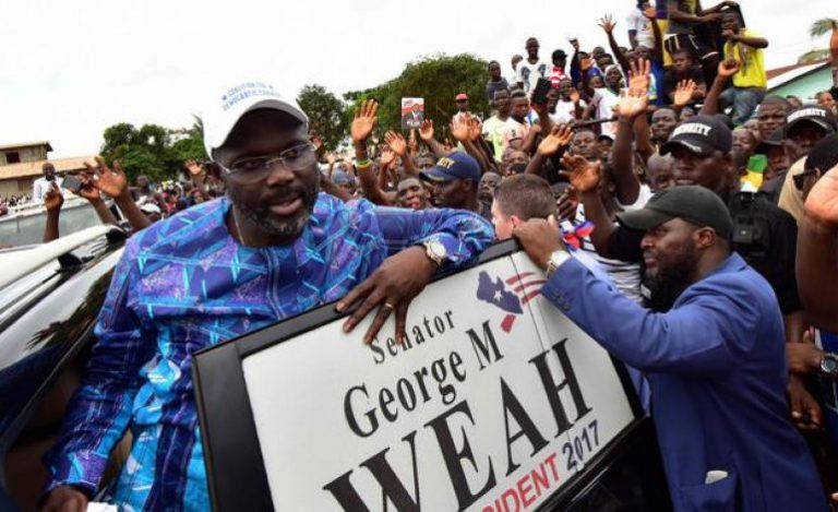 Présidentielle libérienne: Weah et Boakai au 2e tour