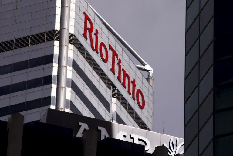 Des travailleurs de Rio Tinto protestent contre leurs conditions…