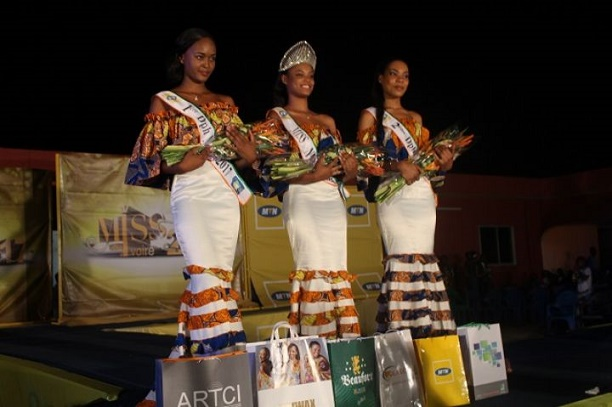 Miss Guinée: polémique après un défilé en tenue légère