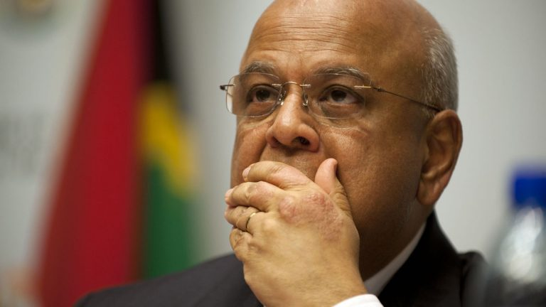 Le ministre sud-africain des Finances poursuivi pour fraude