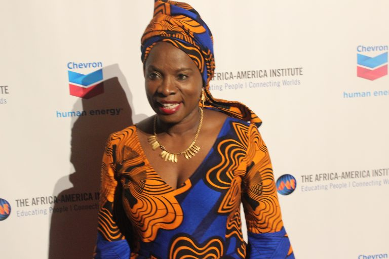 Angélique Kidjo: “l’Afrique n’a pas besoin d’aide extérieure”